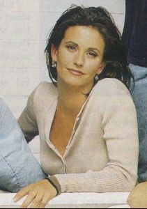 Actress courteney cox creamy-pink top