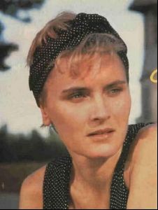 Actress denise crosby : 9