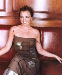 Actress dina meyer : 35