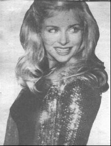 Actress donna dixon : 3