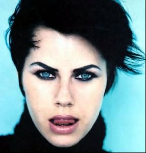 Actress fairuza balk : 32