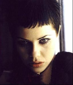 Actress fairuza balk : 33