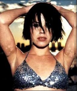 Actress fairuza balk : 35