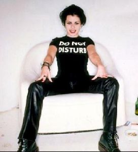 Actress fairuza balk : 5