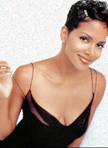 Actress halle berry : 75