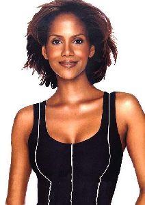 Actress halle berry : halle26