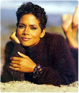 Actress halle berry : hb54