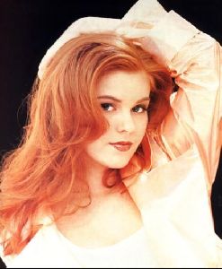 Actress isla fisher : 20