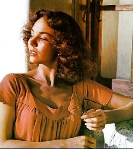 Actress jennifer jones : 10