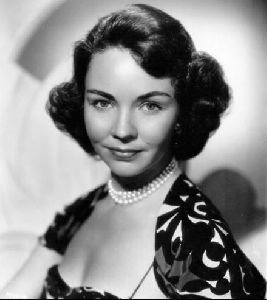 Actress jennifer jones : 15