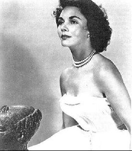 Actress jennifer jones : 3