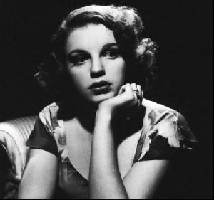 Actress judy garland : 1