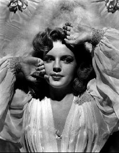 Actress judy garland : 6