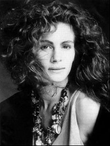 Actress julia roberts : 72