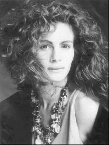 Actress julia roberts : 75