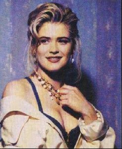 Actress kristy swanson : 13