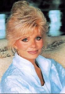 Actress loni anderson : 27