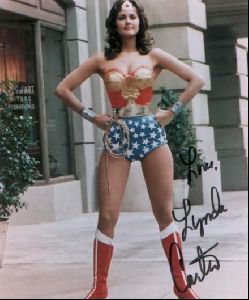 Actress lynda carter : 11