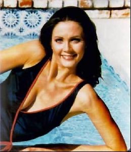 Actress lynda carter : 25