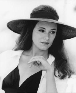 Actress madeleine stowe : 32