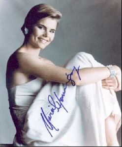 Actress mariel hemingway : 3