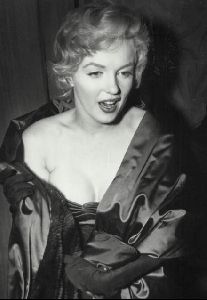 Actress marilyn monroe : 1