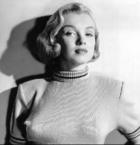 Actress marilyn monroe : 34