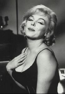 Actress marilyn monroe : 83