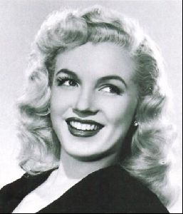 Actress marilyn monroe : 85