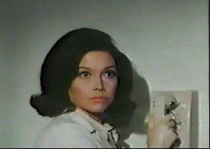 Actress mary tyler moore : 11