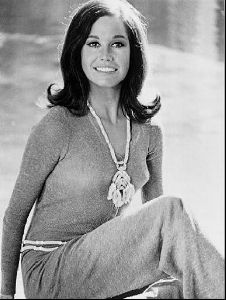 Actress mary tyler moore : 2