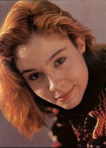 Actress megan follows : 1