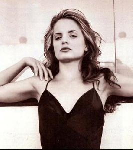 Actress mena suvari : 14