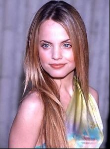 Actress mena suvari : 36