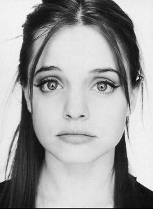 Actress mena suvari : 44