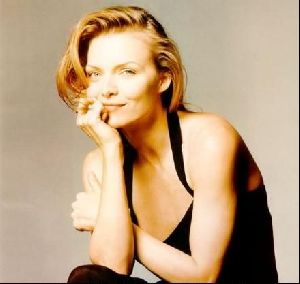 Actress michelle pfeiffer : 32