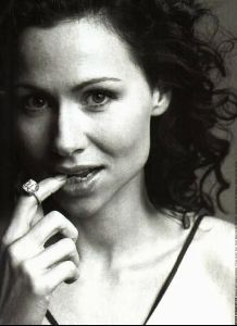 Actress minnie driver : 32