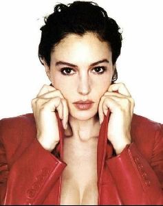 Actress monica bellucci : 78