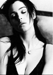 Actress monica bellucci : 8