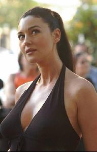 Actress monica bellucci : 82