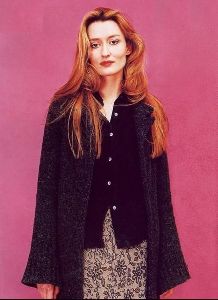 Actress natascha mcelhone : 1