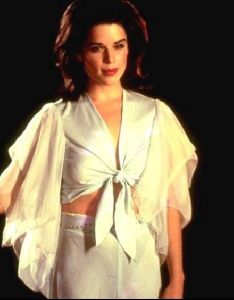 Actress neve campbell : 15