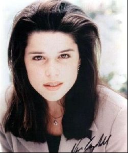 Actress neve campbell : 17