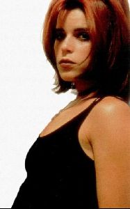 Actress neve campbell : 28