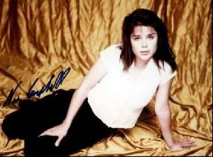 Actress neve campbell : 38