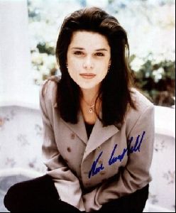 Actress neve campbell : 69