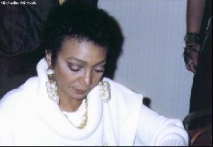 Actress nichelle nichols : 2