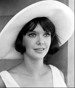 Actress pamela franklin : 2