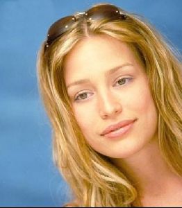 Actress piper perabo : 31