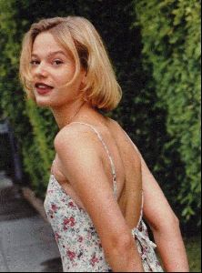 Actress samantha mathis : 4